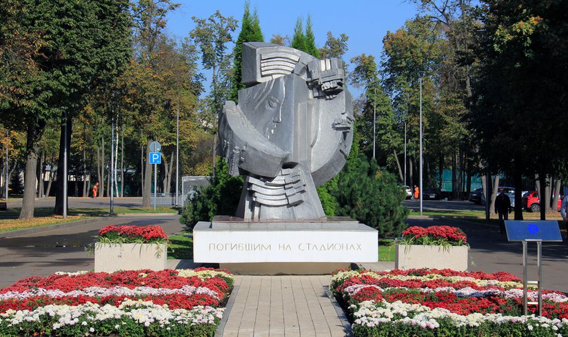 Памятник погибшим болельщикам обновили в «Лужниках»